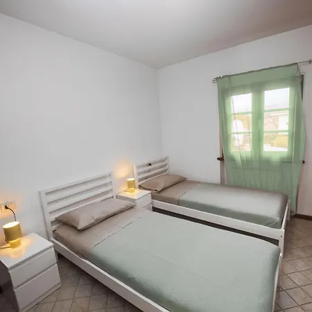 Villino Sergio, Dei Marmi *